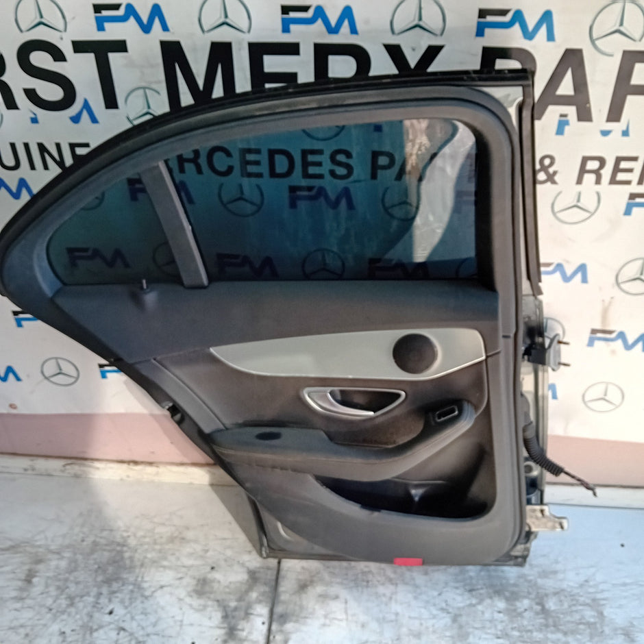 MERCEDES C-CLASS W205 PASSENGER REAR DOOR NSR GREY 2016 COMPLETE FMD484