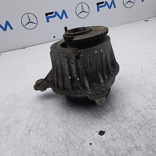 MERCEDES BENZ  C-CLASS W205  ENGINE MOUNT LEFT NS A2052406417 FMR318
