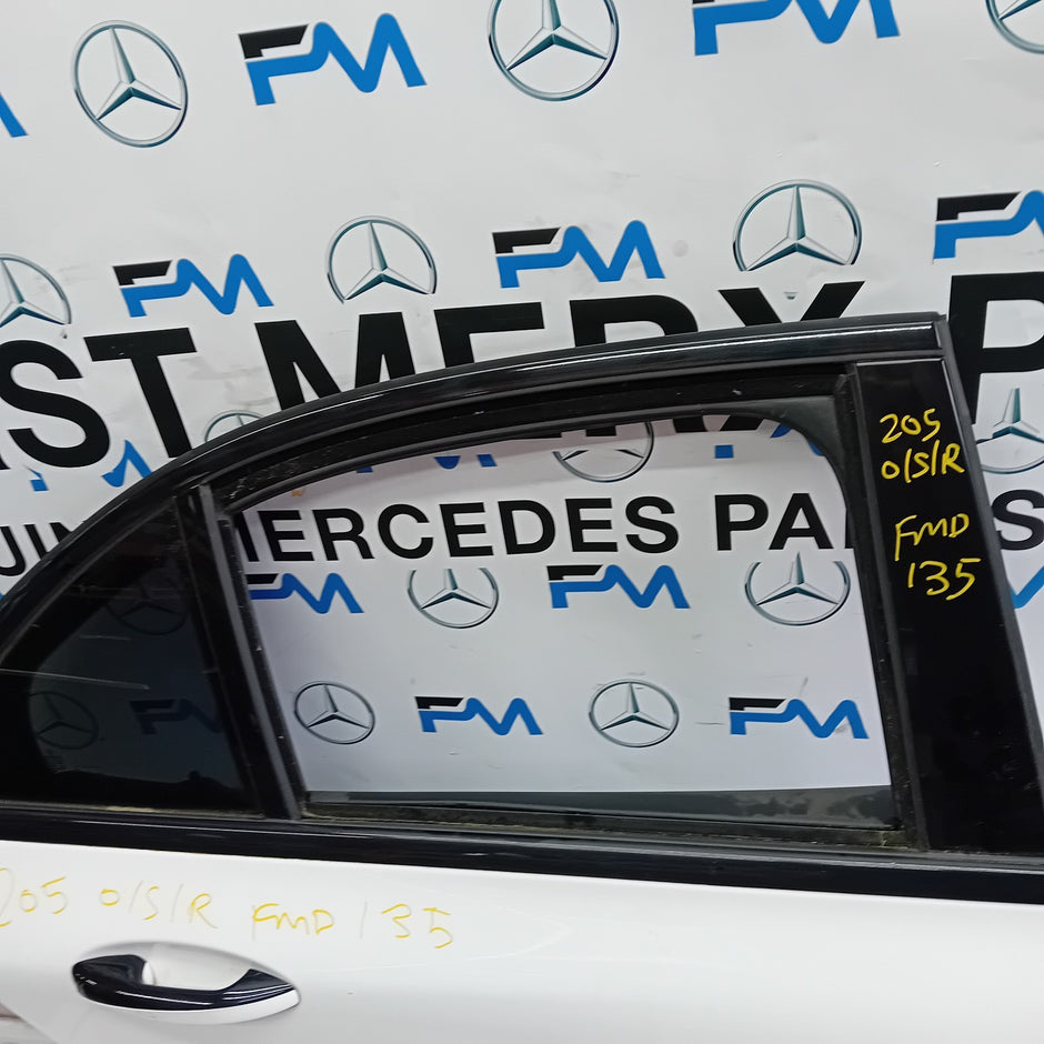 MERCEDES BENZ  C-CLASS W205 DRIVER SIDE REAR DOOR O/S/R WHITE COMPLETE FMD135