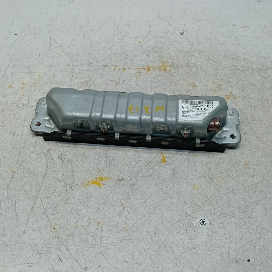 MERCEDES E-CLASS W213 KNEE AIRBAG DRIVER OS RIGHT Q05 A2138600302 FM001277