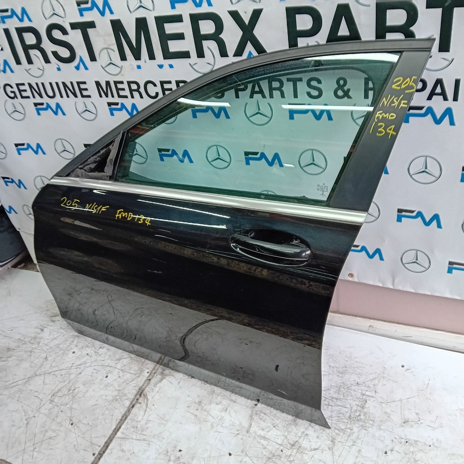 MERCEDES  C-CLASS W205 PASSENGER SIDE FRONT DOOR N/S/F  BLACK COMPLETE FMD134