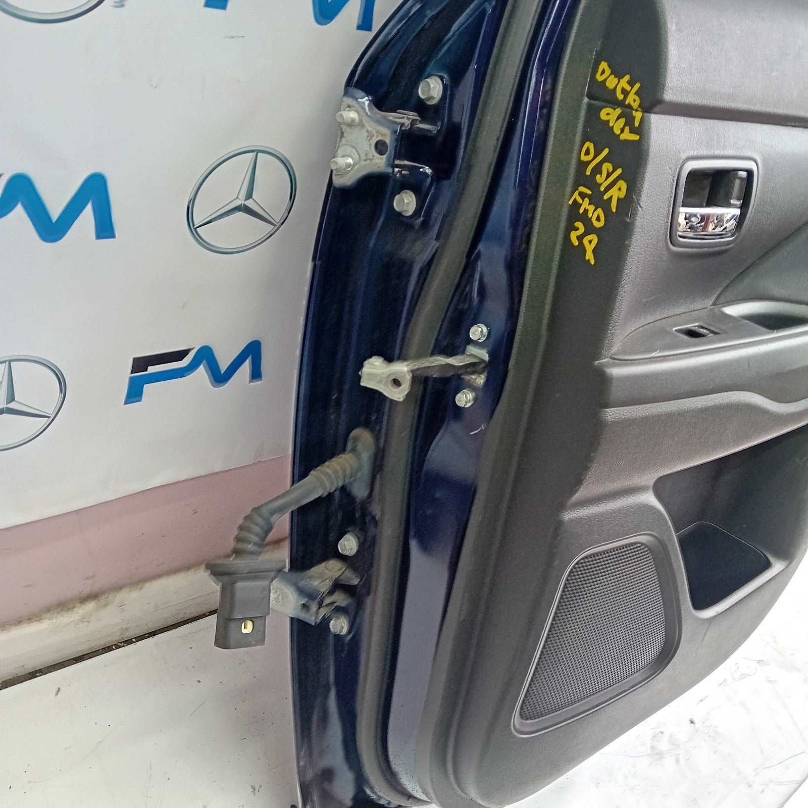 MITSUBISHI OUTLANDER  DRIVER REAR DOOR (OFF SIDE REAR) BLUE FMD24