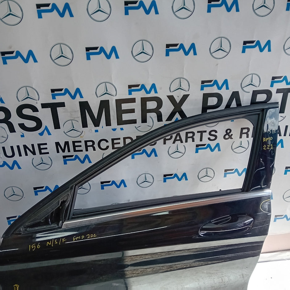 MERCEDES GLA X156 PASSENGER FRONT DOOR NSF BLACK 2014-19 COMPLETE FMD221