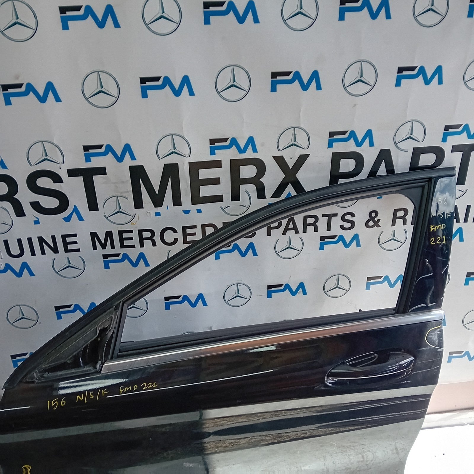 MERCEDES GLA X156 PASSENGER FRONT DOOR NSF BLACK 2014-19 COMPLETE FMD221