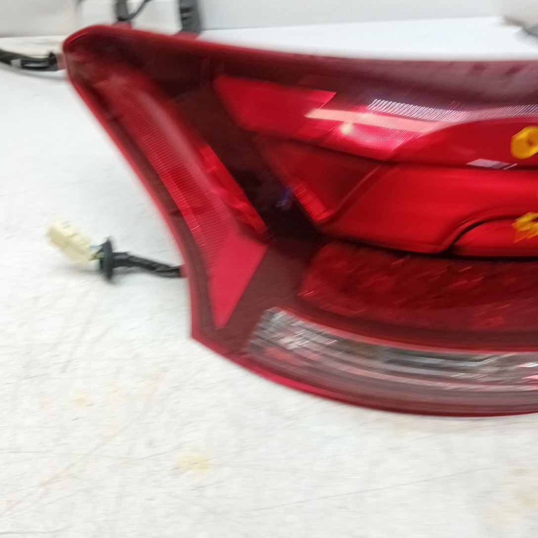 MITSUBISHI OUTLANDER MK3 PASSENGER REAR OUTER TAIL LIGHT 2014 FMT315