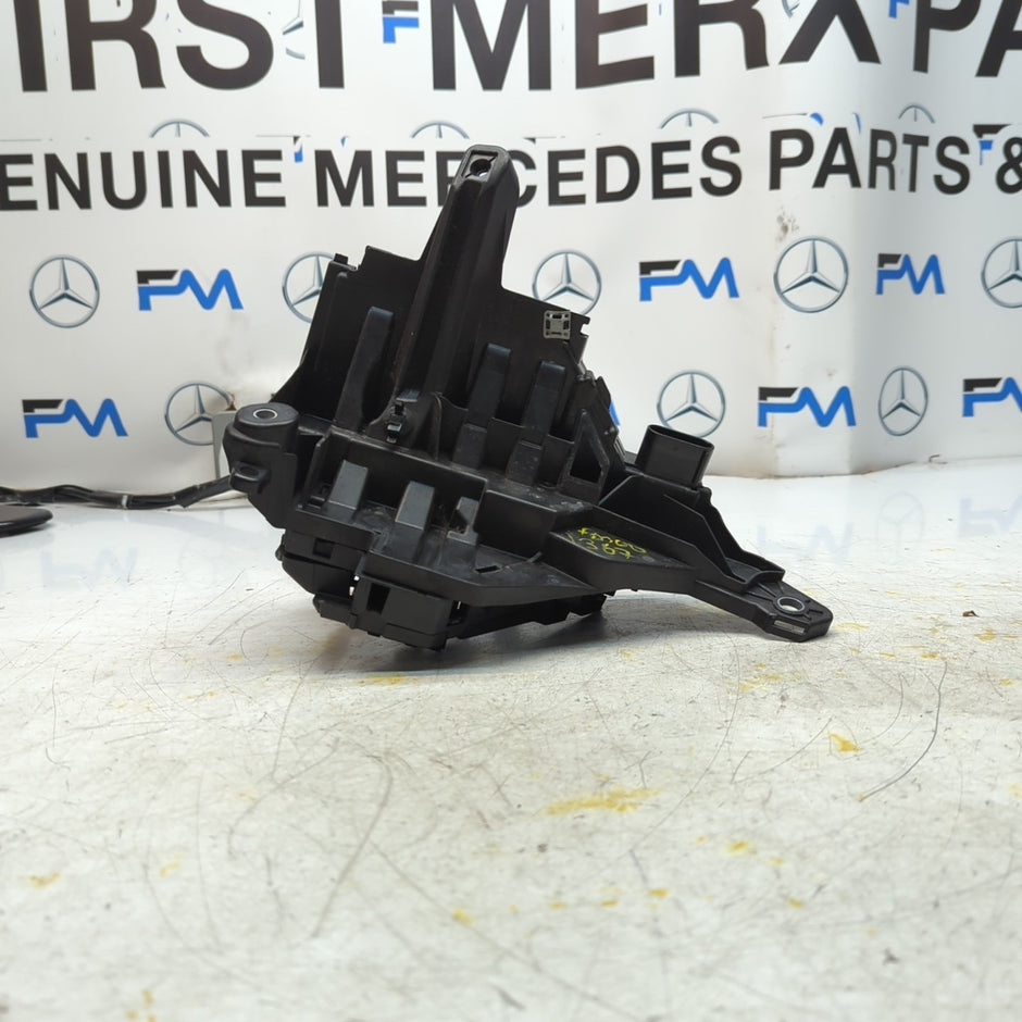 MERCEDES  E-CLASS W213 FUSE RELAY JUNCTION BOX A2135400750 2016 FM001367