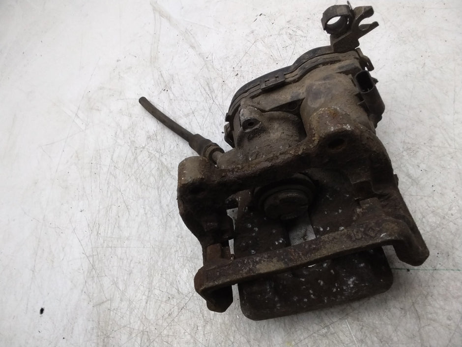 MERCEDES  B-CLASS W246 BRAKE CALIPER REAR LEFT PASSENGER SIDE A2464230198 FMR136