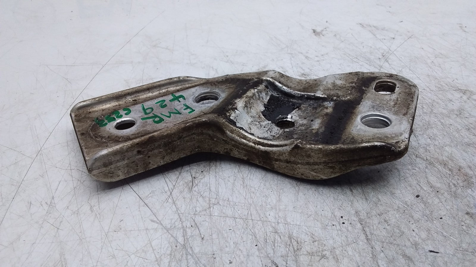 MERCEDES  C-CLASS W205 FRONT RIGHT SUBFRAME MOUNTING BRACKET A2053230240 FMR429