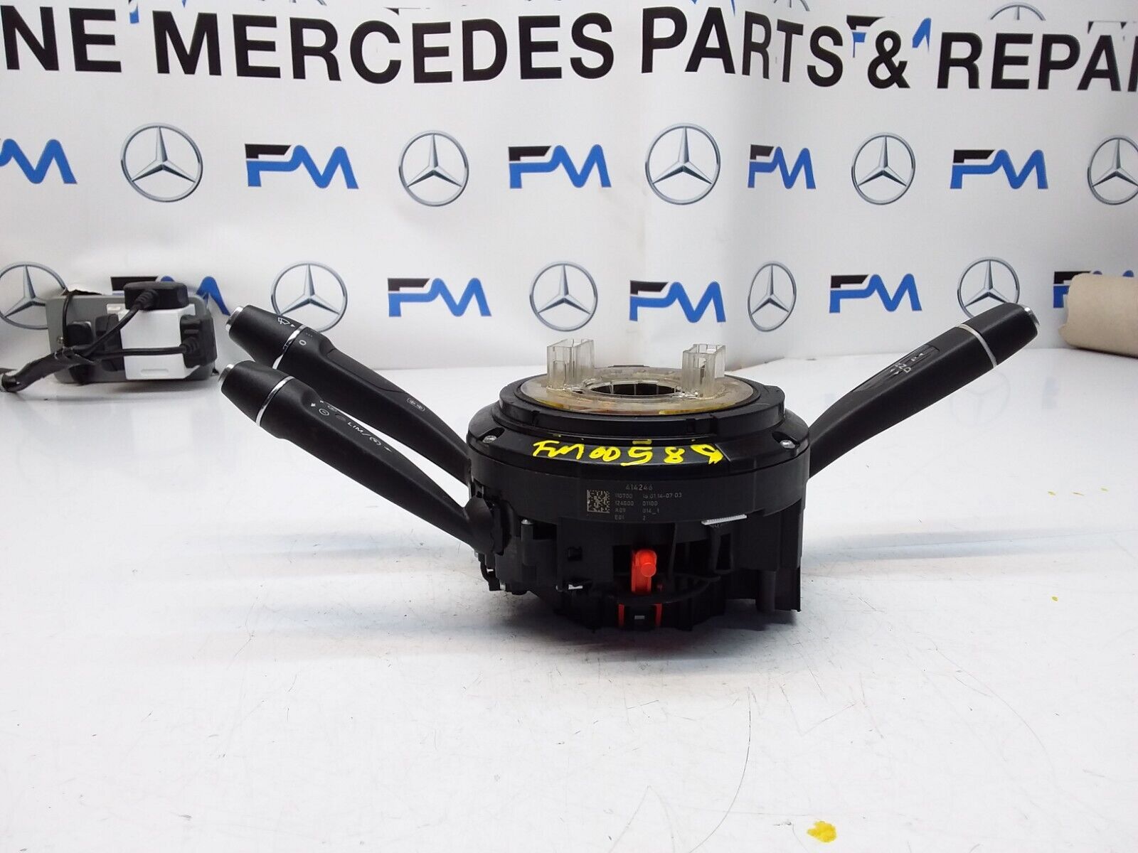 Mercedes A-CLASS W176 INDICATOR/WIPER GEAR SELECT + SQUIB  2014 FM00589