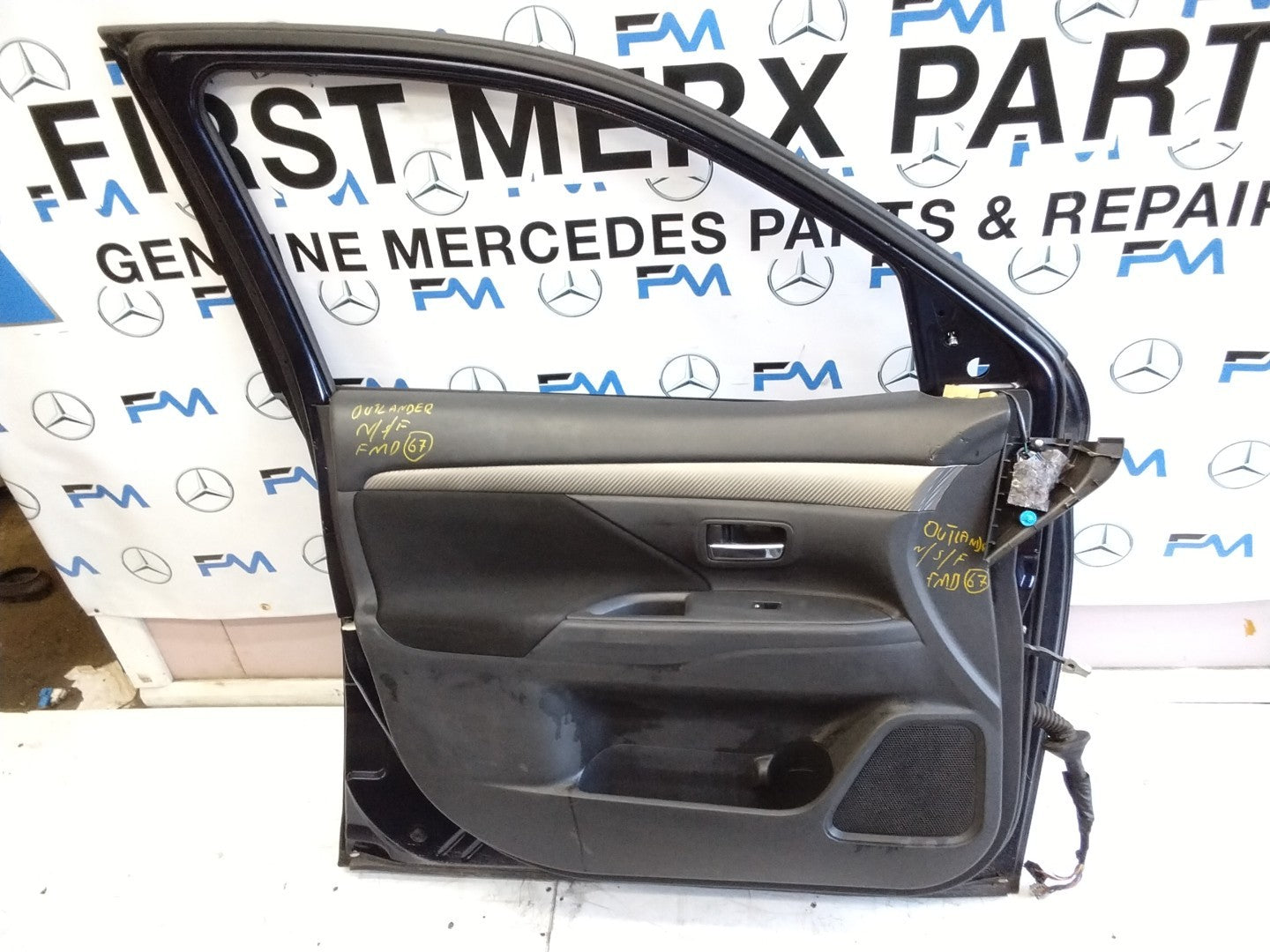 MITSUBISH OUTLANDER PASSENGER SIDE FRONT DOOR N/S/F COMPLETE BLUE FMD67