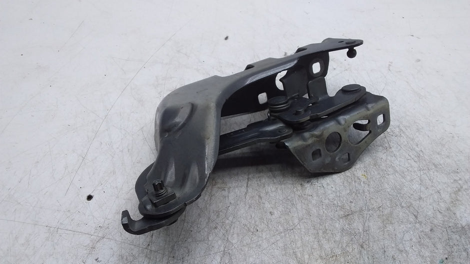 MERCEDES BENZ GLC W253 PASSENGER SIDE BONNET HINGE A2538800128 FMR424