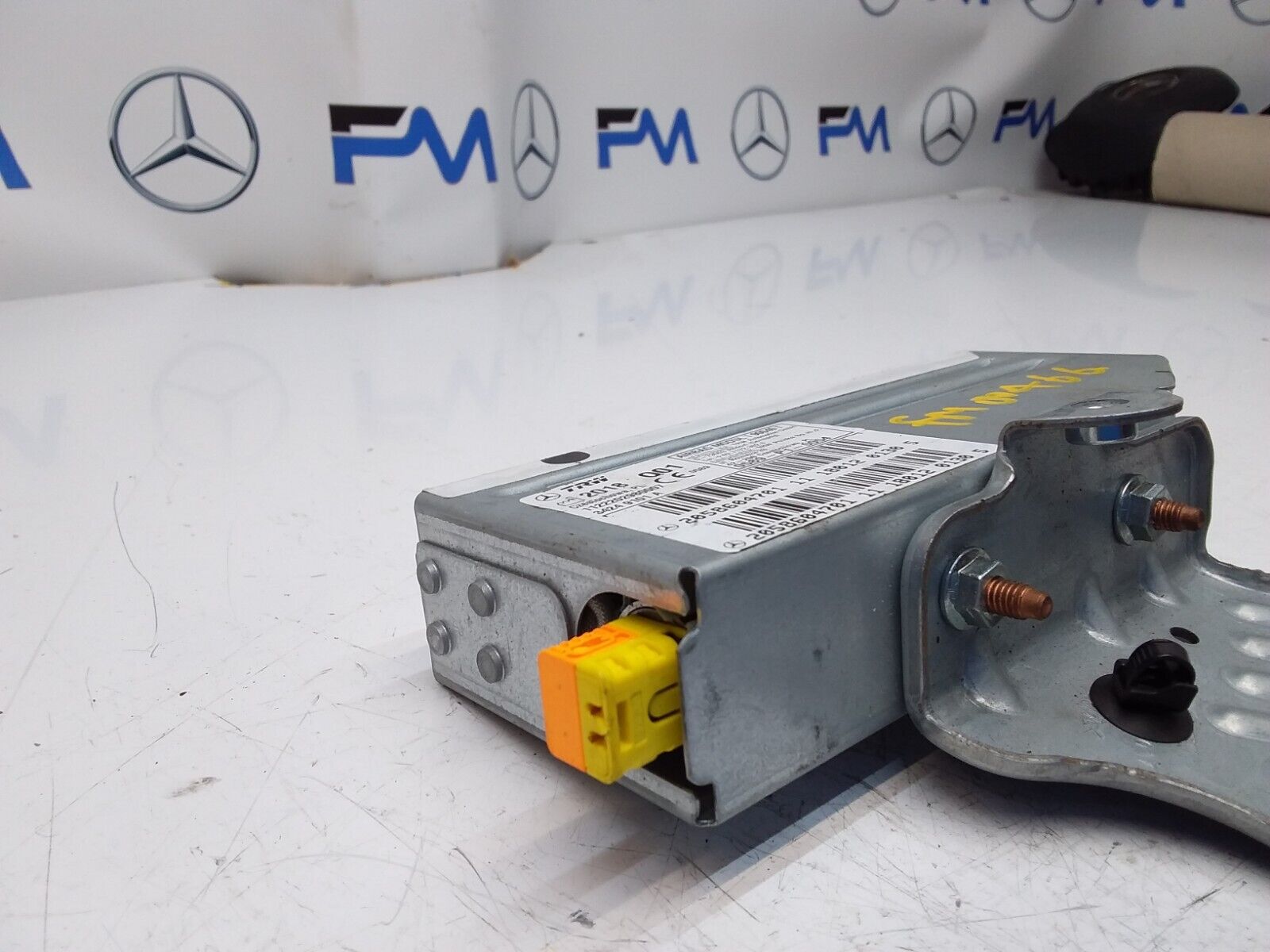 MERCEDES  C-CLASS W205 PASSENGER REAR SIDE  AIRBAG MODULE A2058604701 FM00466