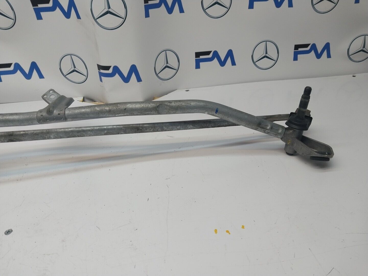 14-21 MERCEDES C CLASS WINDSCREEN WIPER MOTOR & LINKAGE FRONT A2058200940FM00216