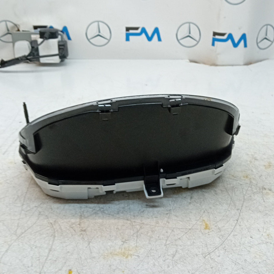 MITSUBISHI OUTLANDER SPEEDOMETER INSTRUMENT CLUSTER  8100C840 FM001584