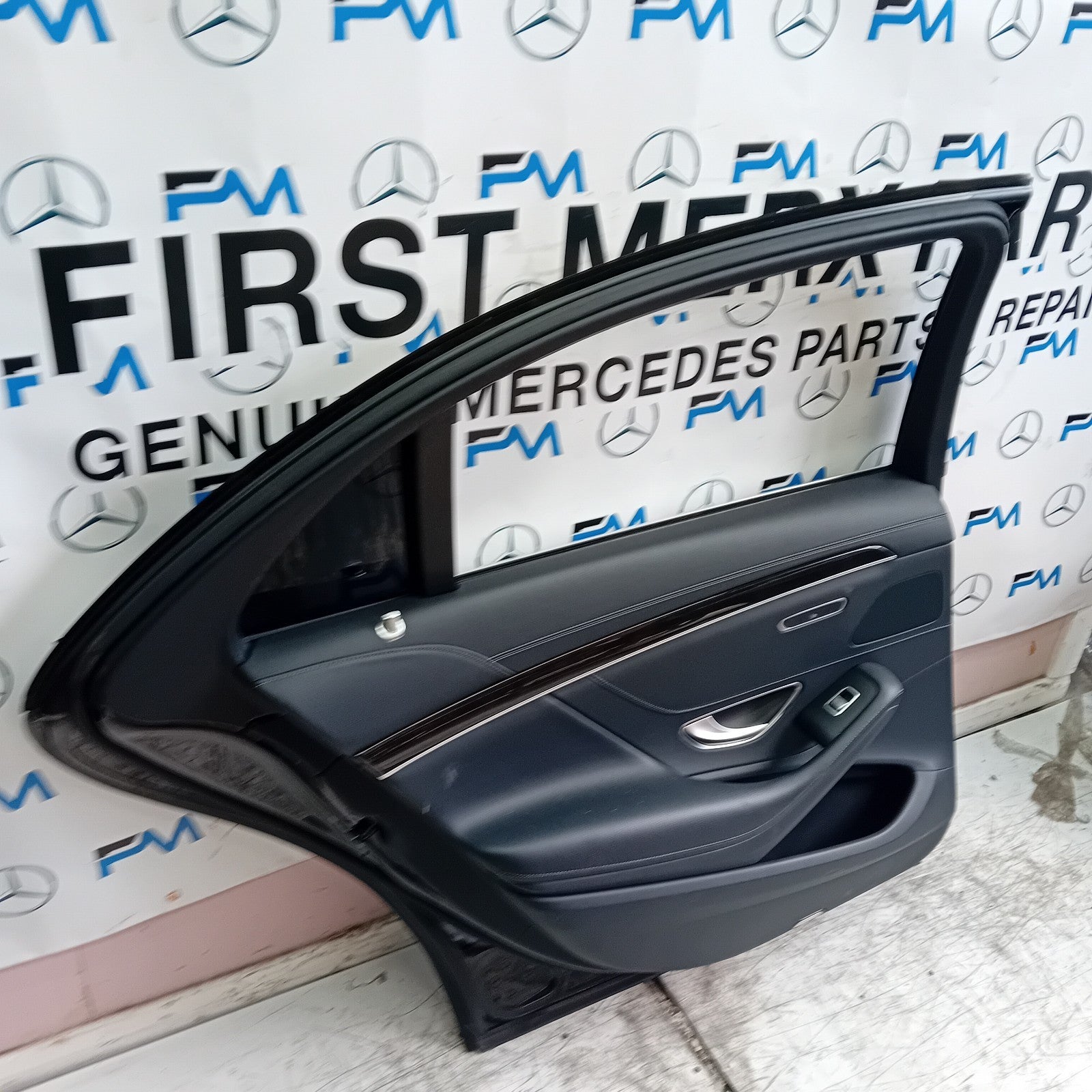 MERCEDES S-CLASS W222 SLN PASSENGER REAR DOOR NSR BLACK 2014 ON COMPLETE FMD295