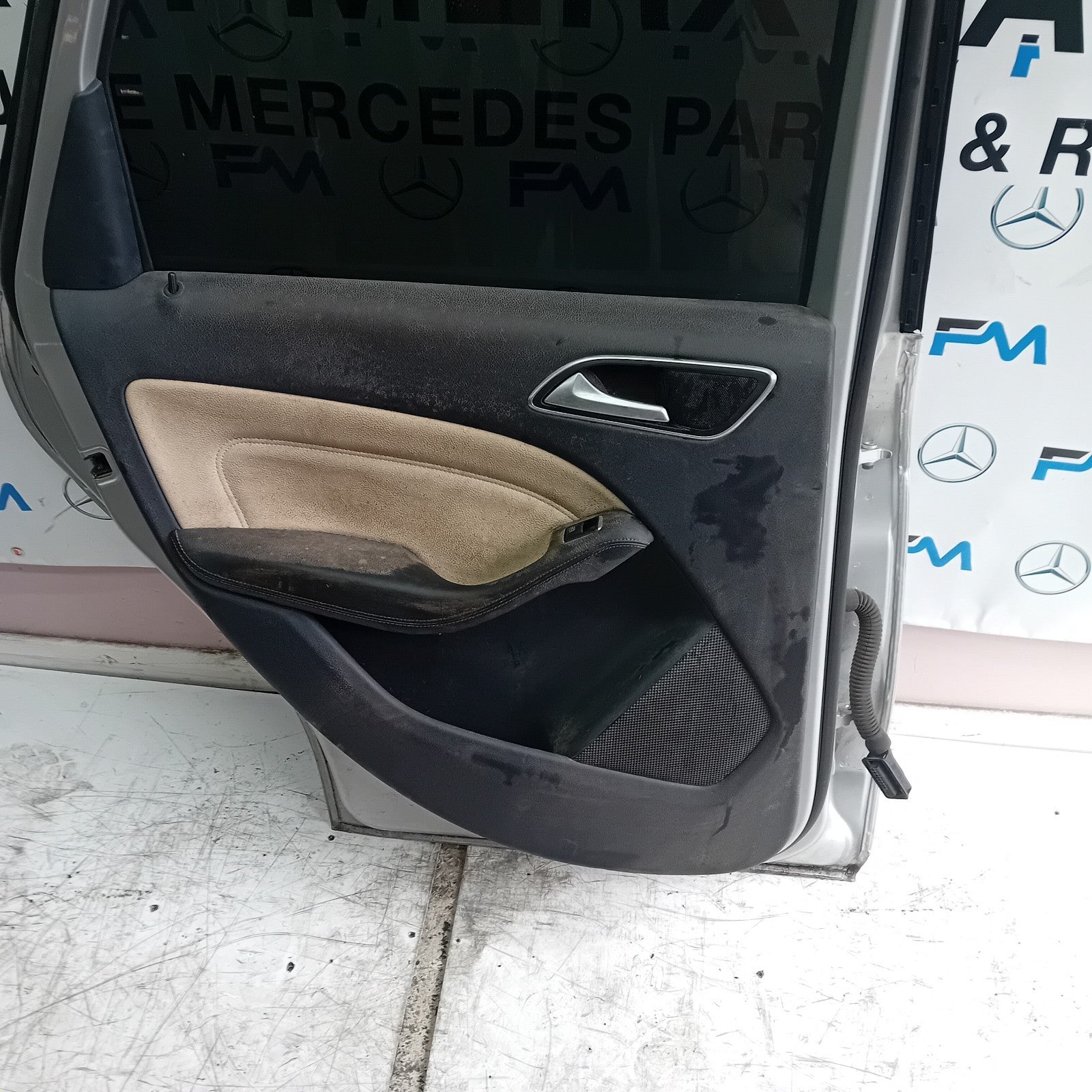 MERCEDES BENZ B-CLASS W246 PASSENGER SIDE REAR DOOR N/S/R SILVER COMPLETE FMD139