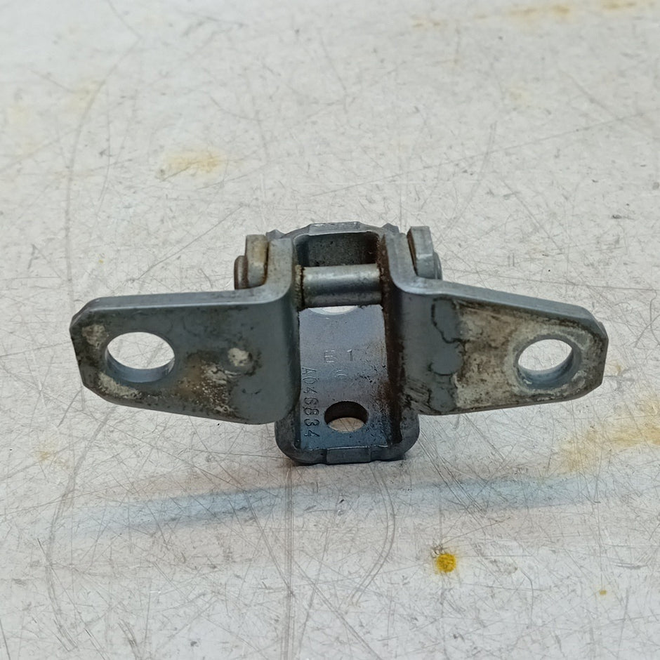 MITSUBISHI OUTLANDER MK3  FRONT DOOR HINGE PANEL E1 A046834 FM001644