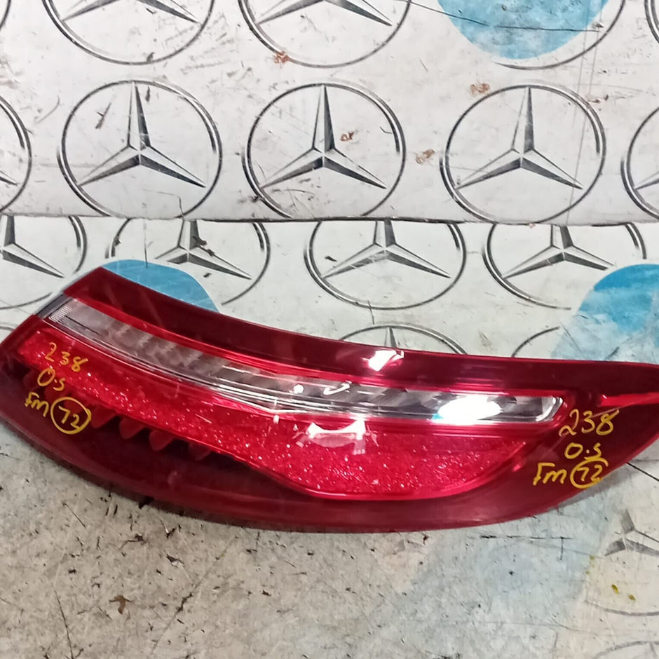 MERCEDES BENZ E-CLASS W238 COUPE REAR DRIVER SIDE LIGHT A2389062101