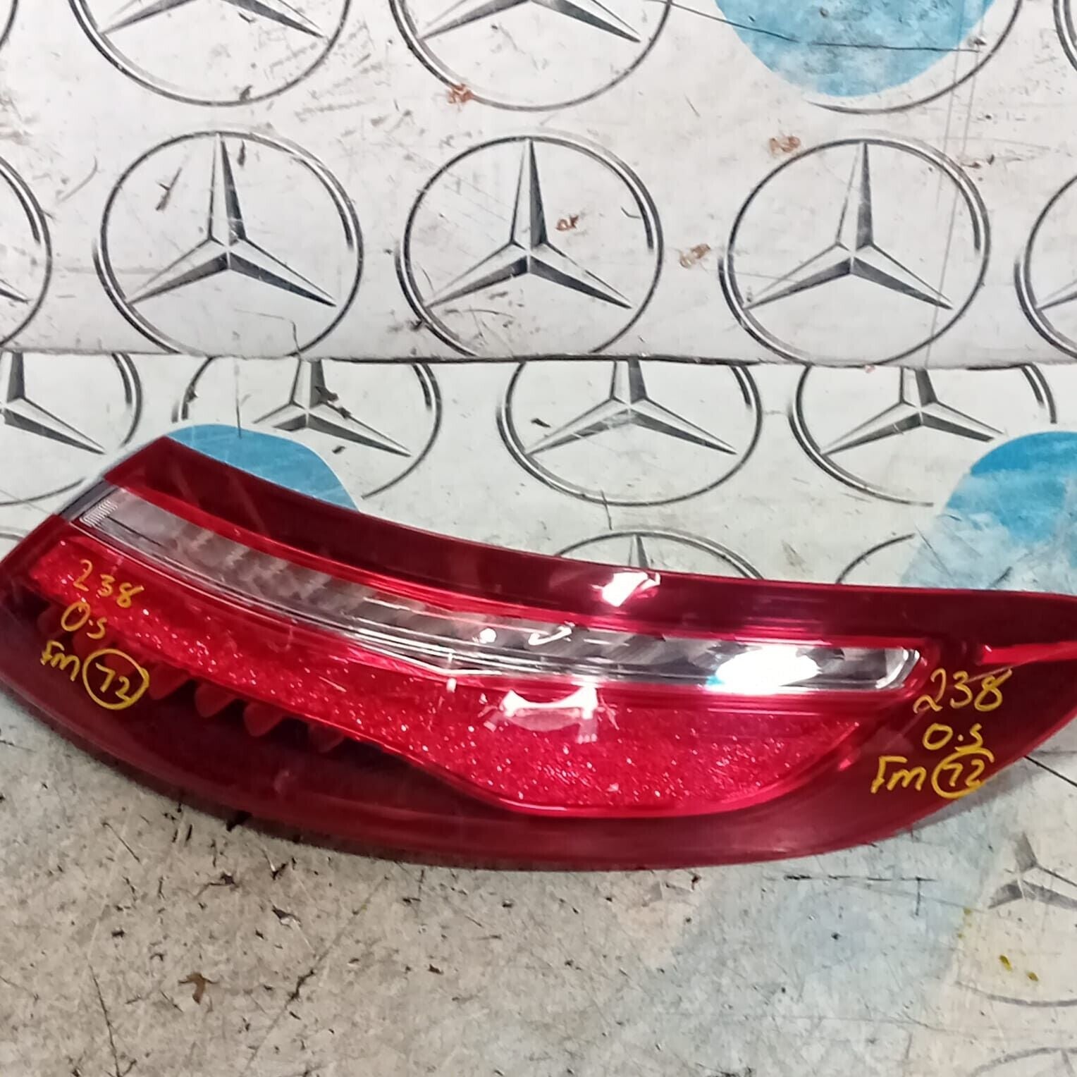 MERCEDES BENZ E-CLASS W238 COUPE REAR DRIVER SIDE LIGHT A2389062101