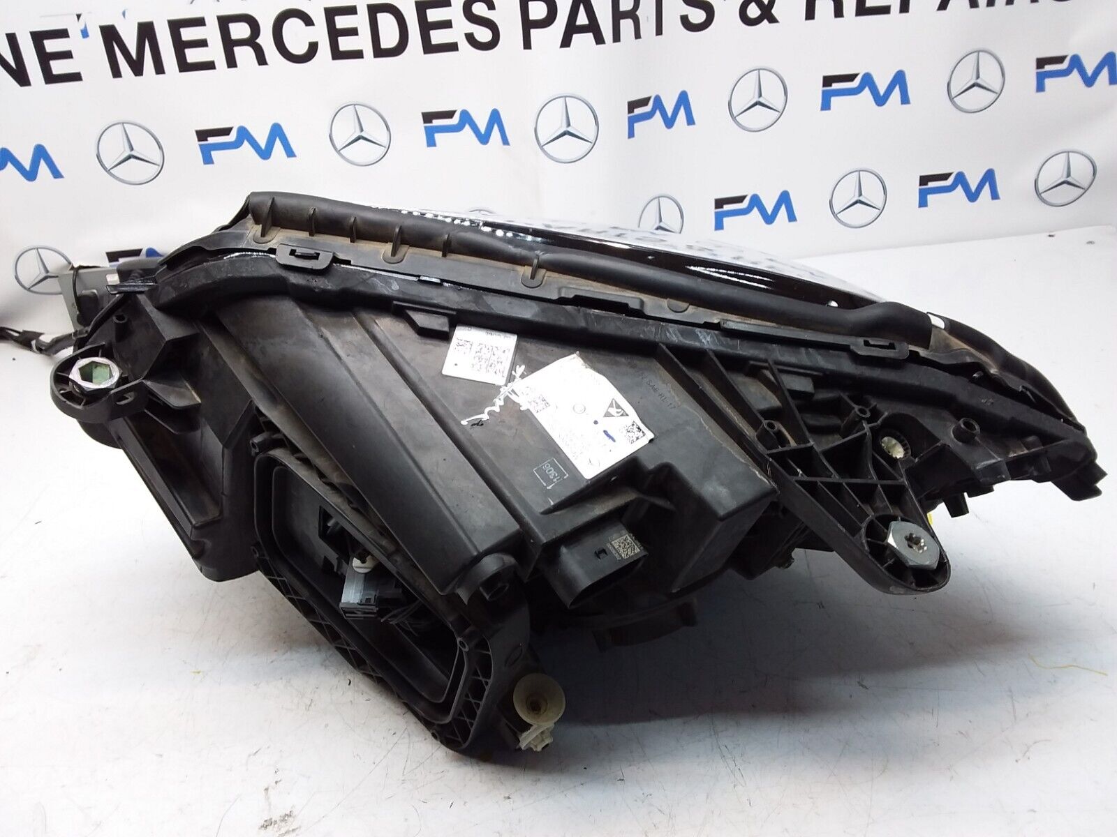 2018 MERCEDES C-CLASS W205 O/S HEADLIGHT  A2059062606 FMH56 LED HIGH PERFORMANCE