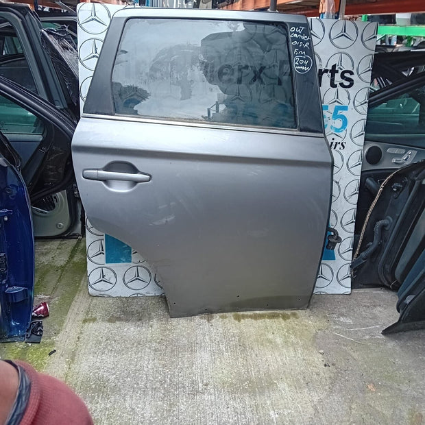 MERCEDES BENZ GLA  W156  DRIVER SIDE REAR DOOR ( OFF SIDE REAR )