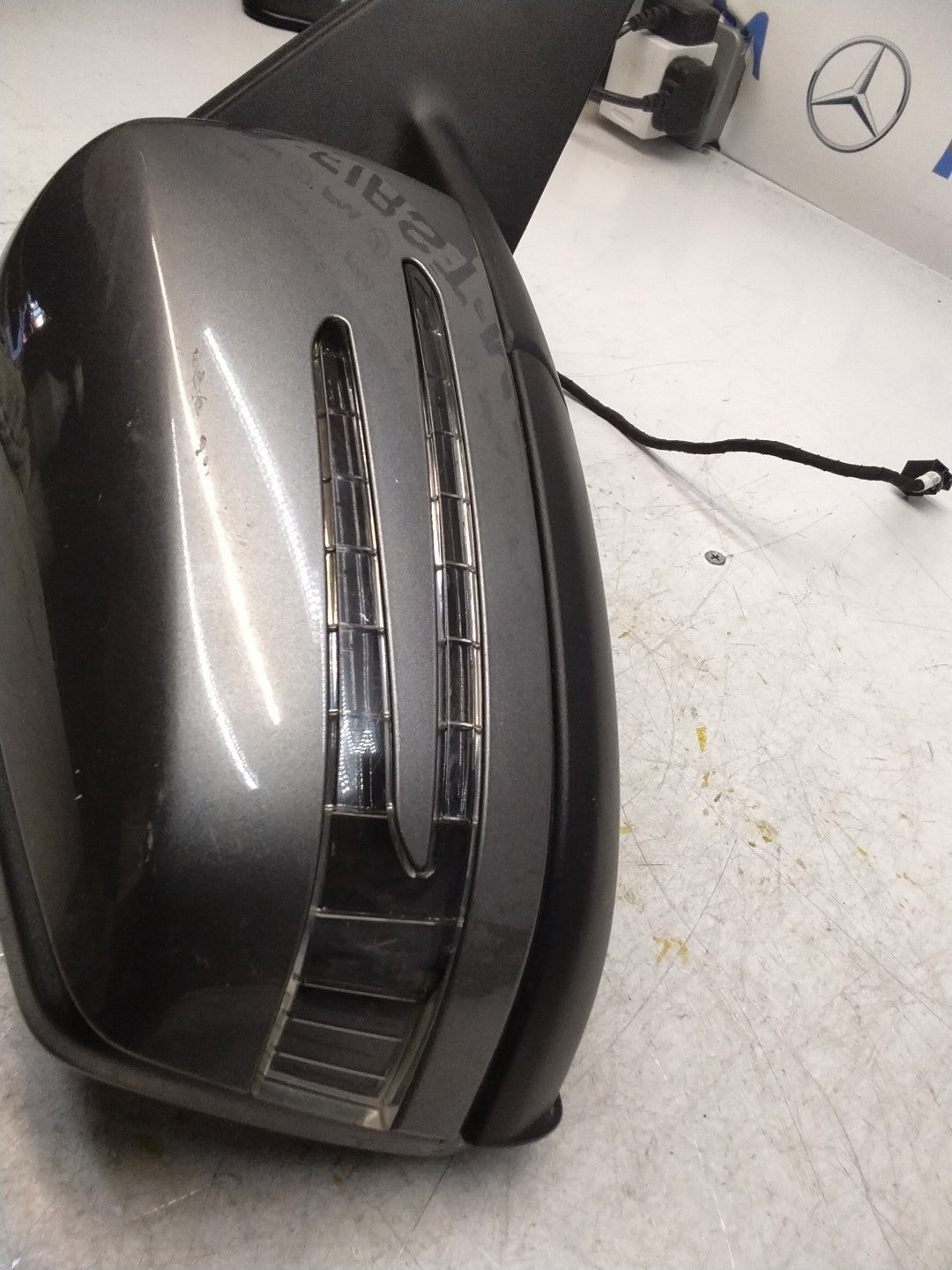 MERCEDES C-CLASS  W204 DRIVER SIDE WING MIRROR A1708100216 GREY FMM24