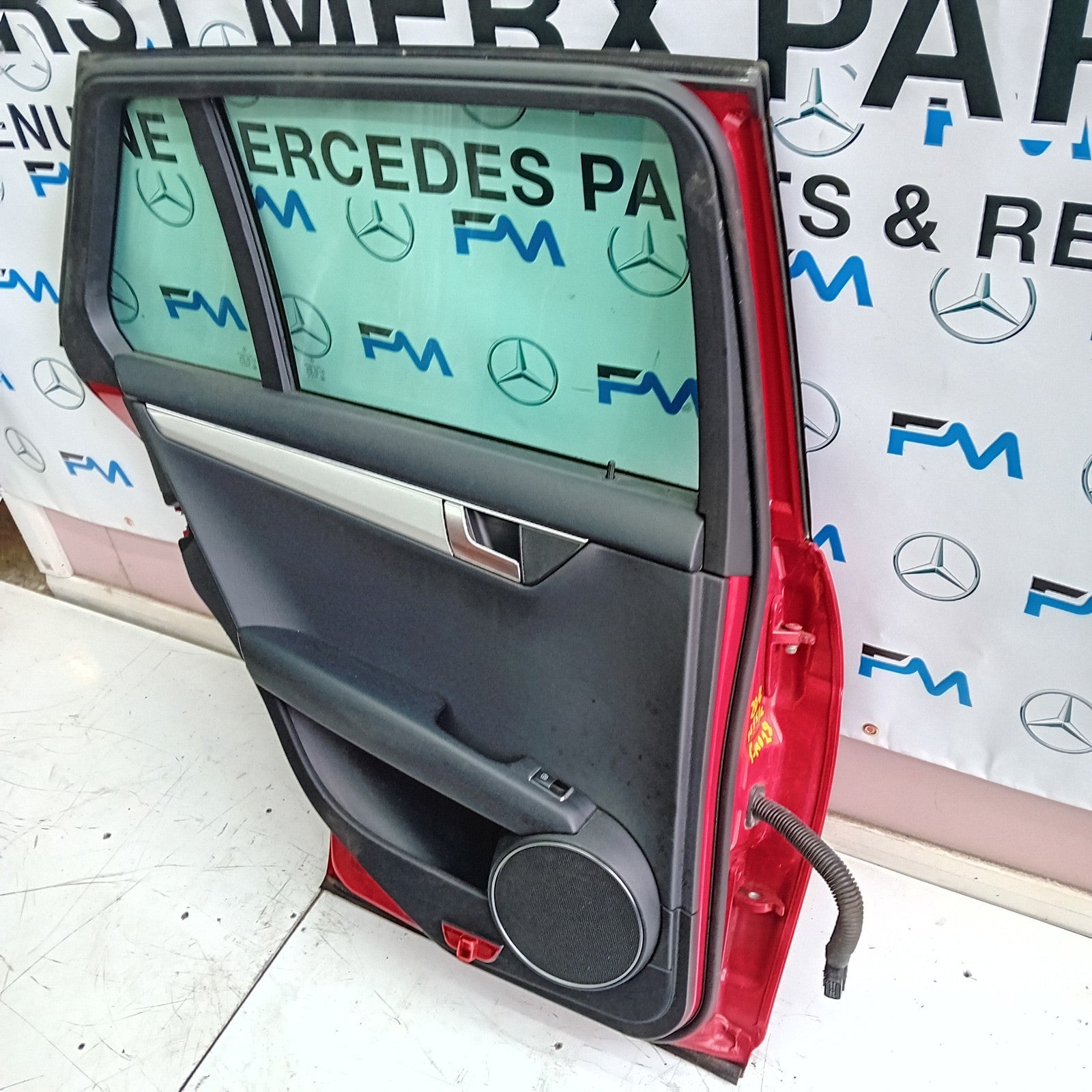 MERCEDES ESTATE C-CLASS W204 PASSENGER REAR DOOR (N/S/R) RED 2008-2014 FMD28