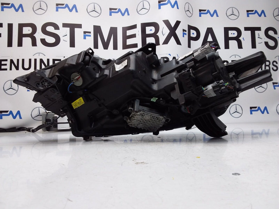 MITSUBISHI OUTLANDER MK3 2016 HEADLIGHT DRIVER SIDE RIGHT R009A ZKUI FMH72