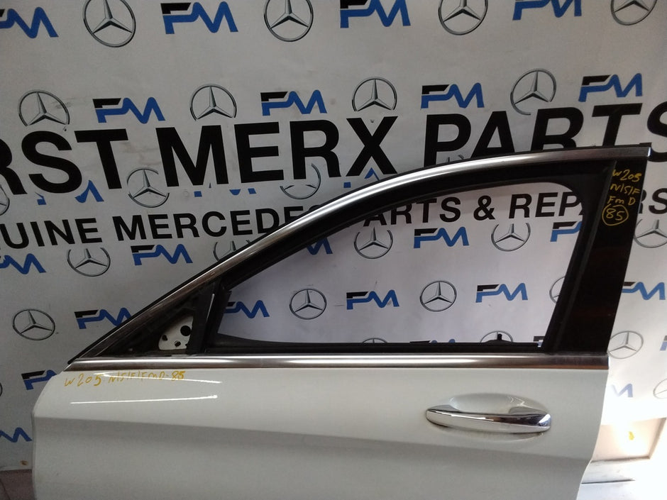 MERCEDES BENZ C-CLASS W205 PASSENGER SIDE FRONT DOOR N/S/F COMPLETE WHITE FMD85