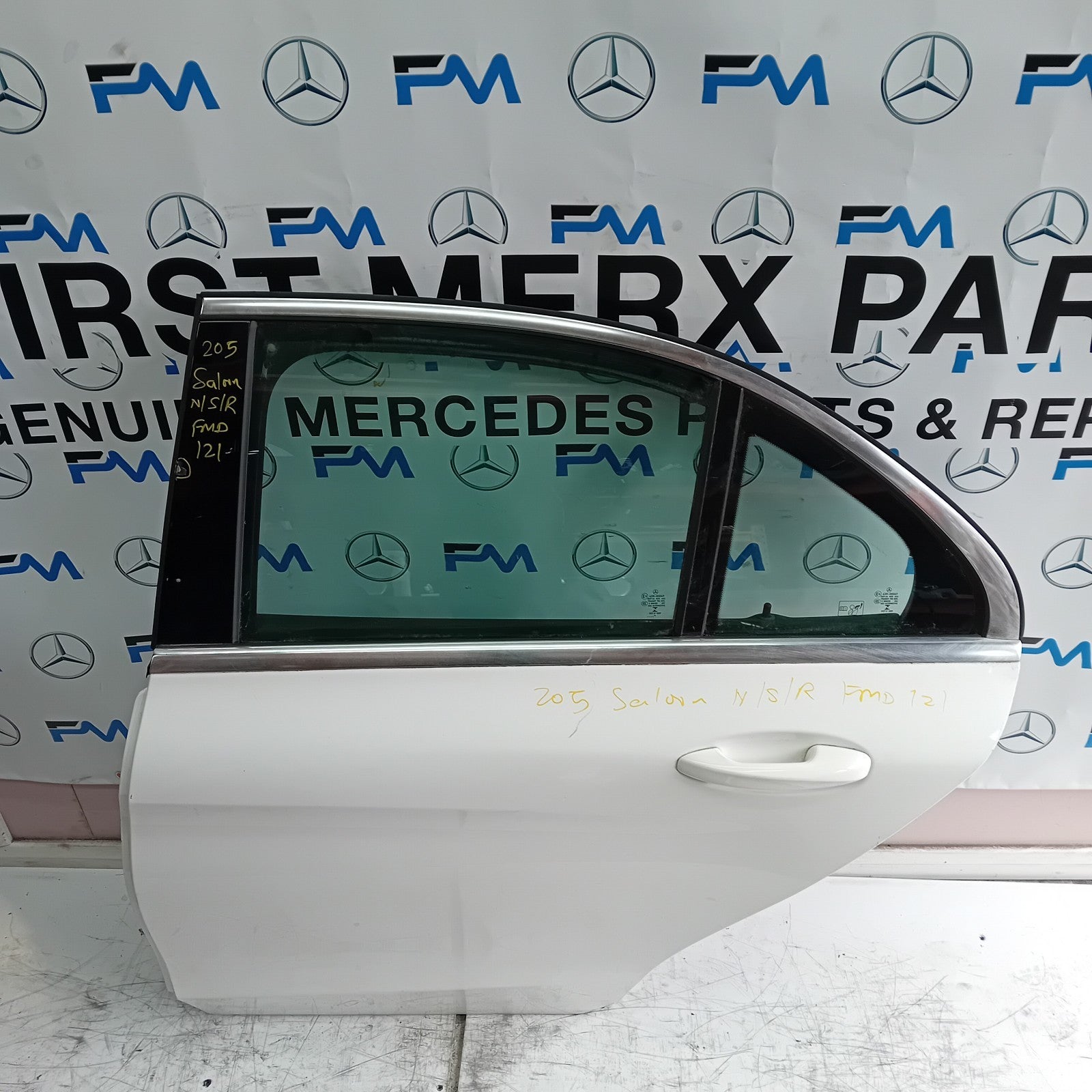 MERCEDES BENZ C-CLASS W205 PASSENGER SIDE REAR DOOR N/S/R WHITE FMD121