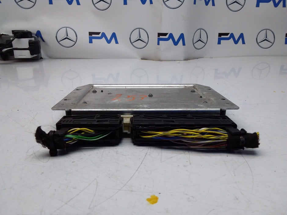 MERCEDES GLC W253 2019  ECU SUSPENSION CONTROL MODULE A2539004701 FM00374