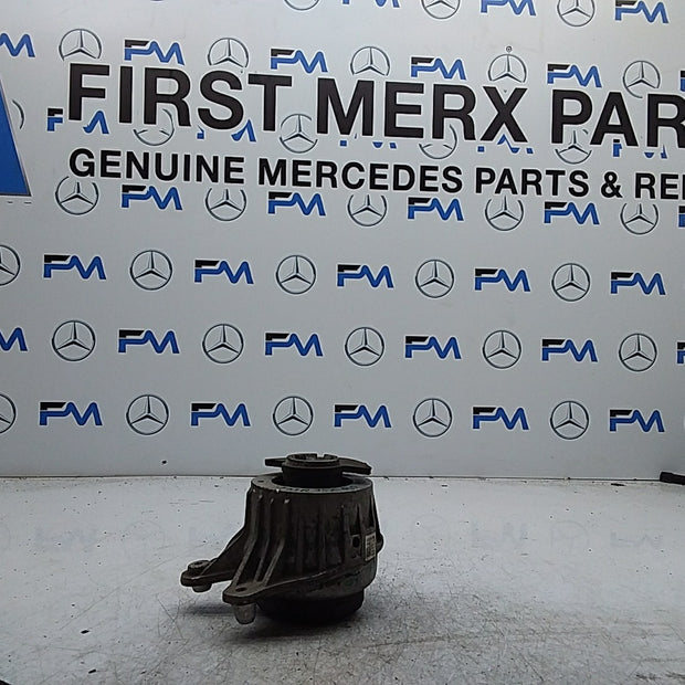 MERCEDES BENZ  E-CLASS  W213  ENGINE MOUNT RIGHT OS A2132400600 FMR357