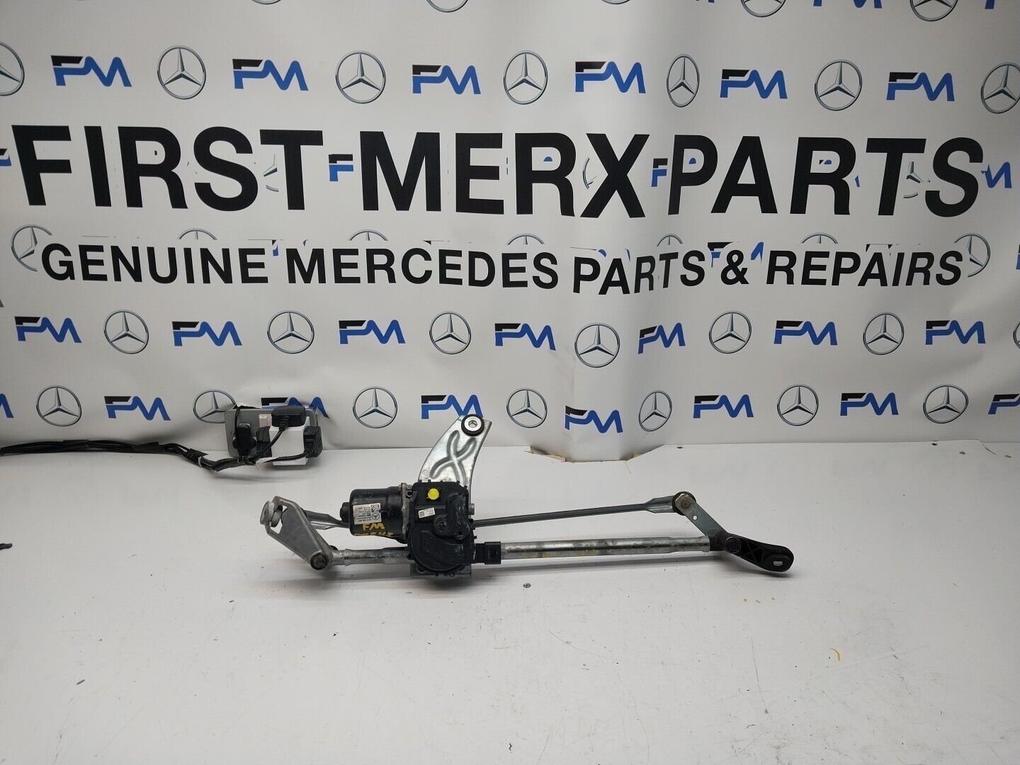 MERCEDES-BENZ A CLASS W177  FRONT WIPER MOTOR WITH LINKAGE A1779064801 FM00243