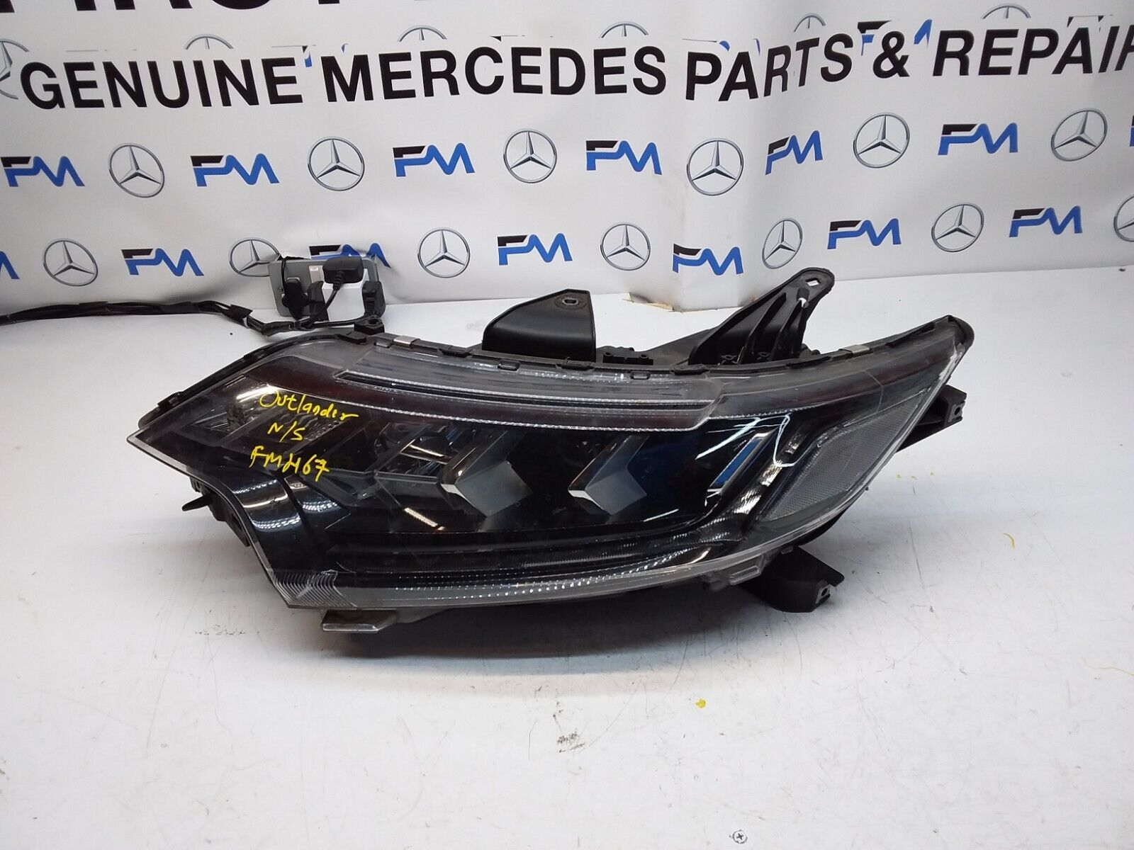 MITSUBISHI OUTLANDER MK3 2018 HEADLIGHT PASSENGER SIDE LEFT L009A Z80S FMH67