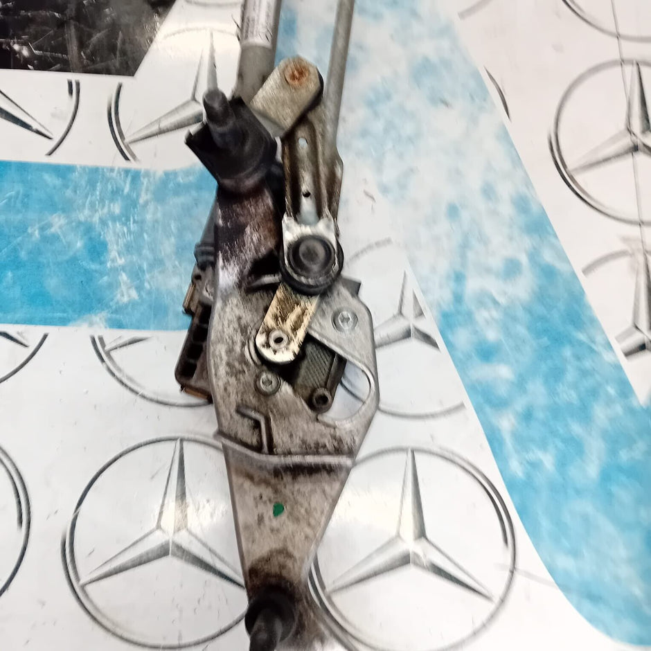 MERCEDES E-CLASS W213 RHD FRONT WIPER MOTOR & LINKAGE OEM A2138207402