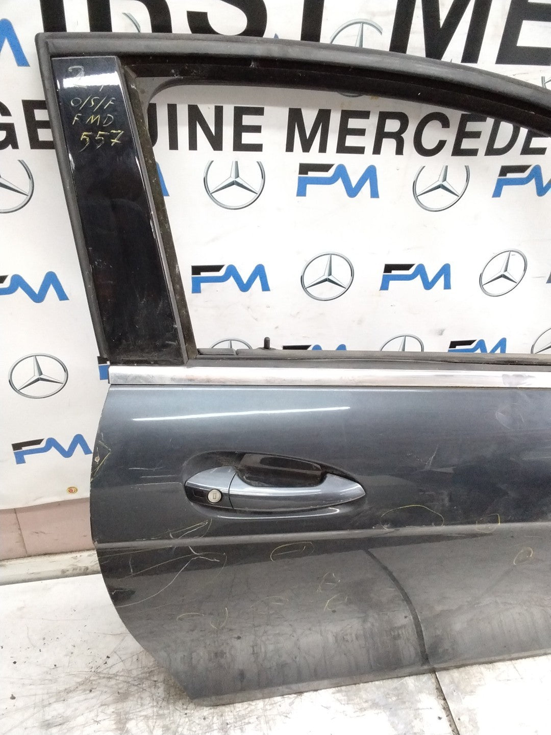 MERCEDES BENZ  C-CLASS W204 SLN DRIVER FRONT DOOR OSF GREY 2008-14 FMD557