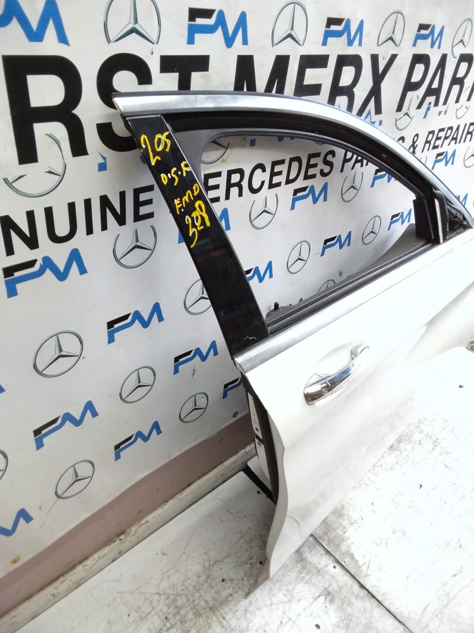 MERCEDES C-CLASS W205 SLN DRIVER FRONT DOOR OSF WHITE 2014 ON COMPLETE FMD329