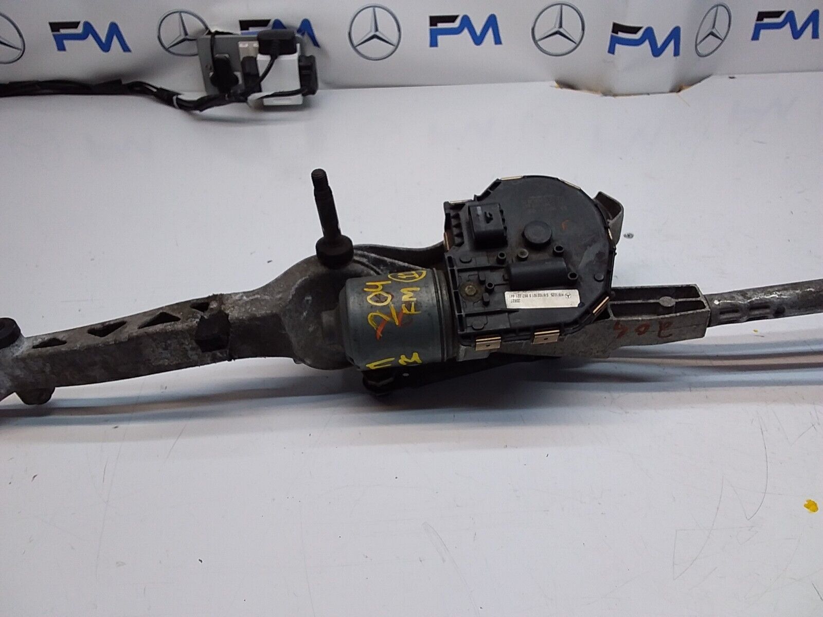 MERCEDES C-CLASS WIPER MOTOR & LINKAGE FRONT A2048201140 W204 2010-2015 FM00201