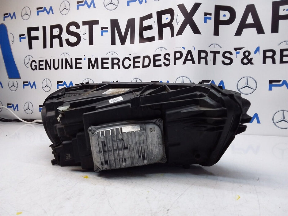 2016 MERCEDES A-CLASS W177 HEADLIGHT PASSENGER NS A1779064903 FMH142 (Damaged)