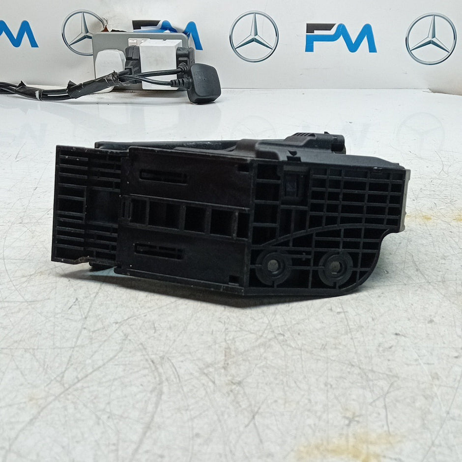 MERCEDES BENZ C-CLASS W205 THROTTLE ACCELERATOR A2053000104 2014 ON FM001560