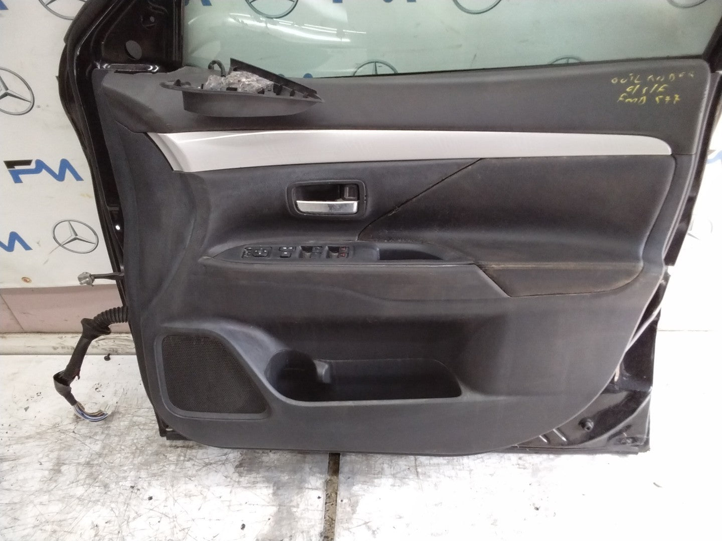MITSUBISHI OUTLANDER DRIVER FRONT DOOR OSF BLACK COMPLETE FMD577