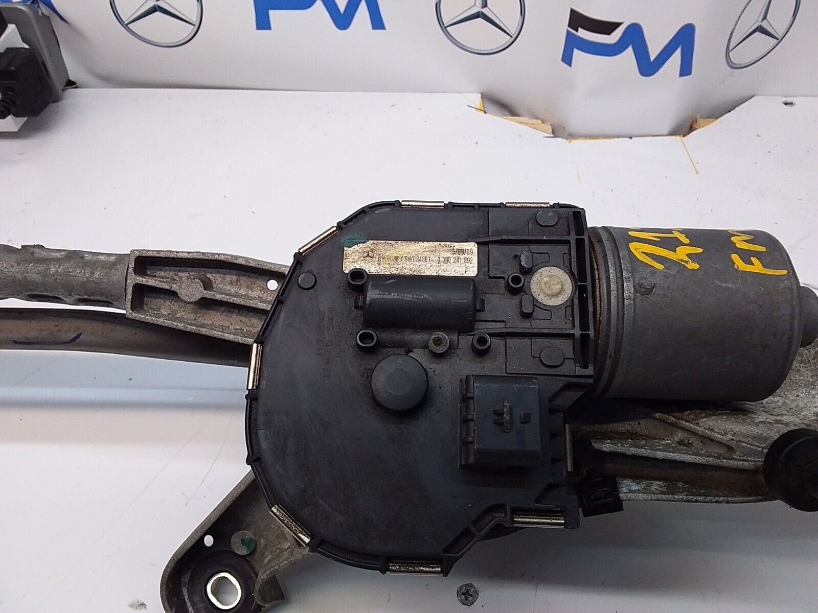 MERCEDES E-CLASS 2015 W212 A2128201340 FRONT WIPER MOTOR  FM00173