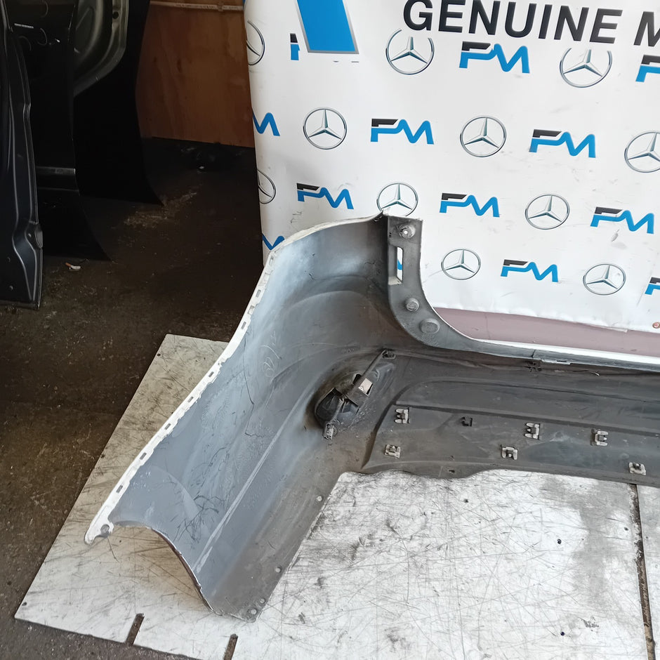 MITSUBISHI OUTLANDER MK3 REAR BUMPER WHITE 2013 COMPLETE FMX110