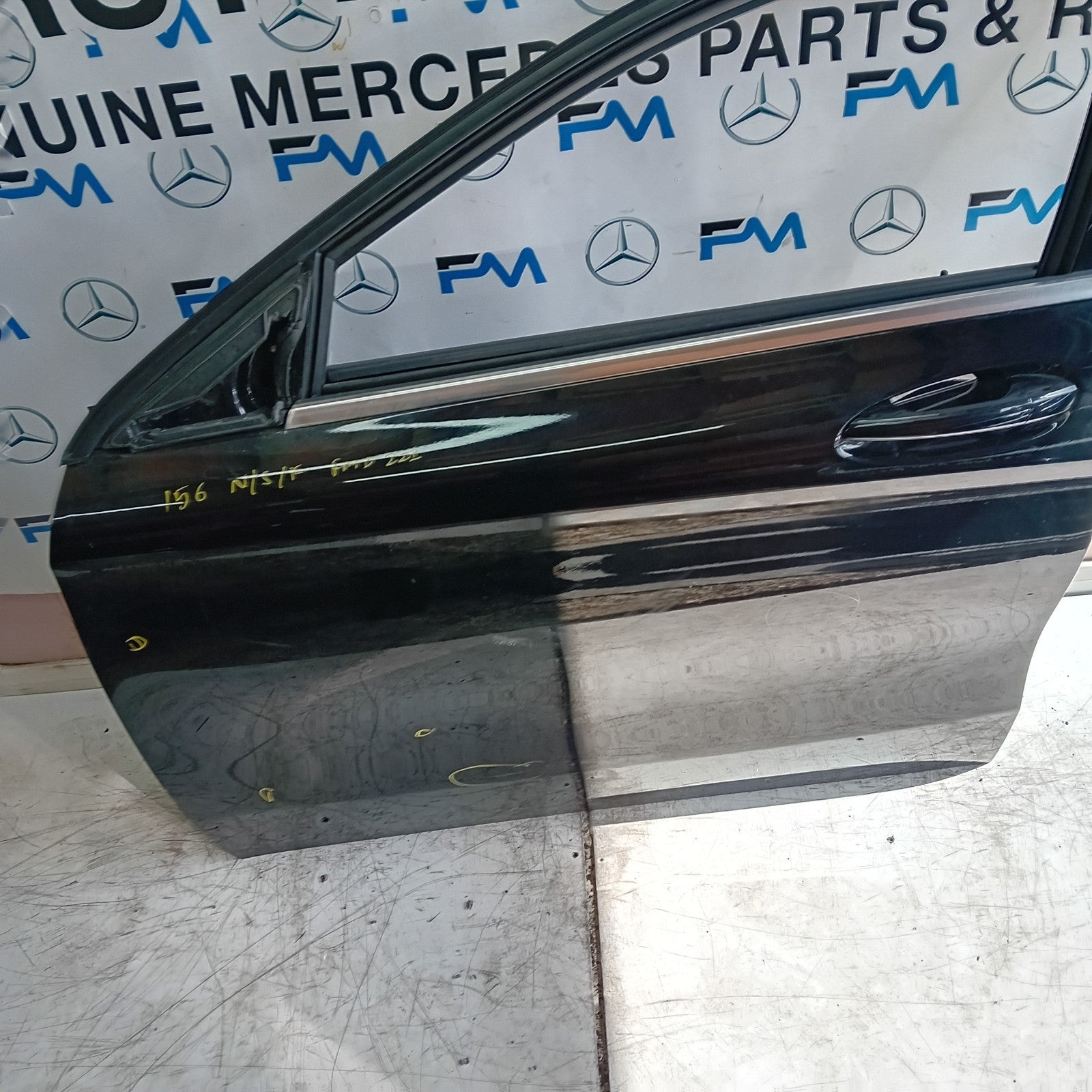MERCEDES GLA X156 PASSENGER FRONT DOOR NSF BLACK 2014-19 COMPLETE FMD221
