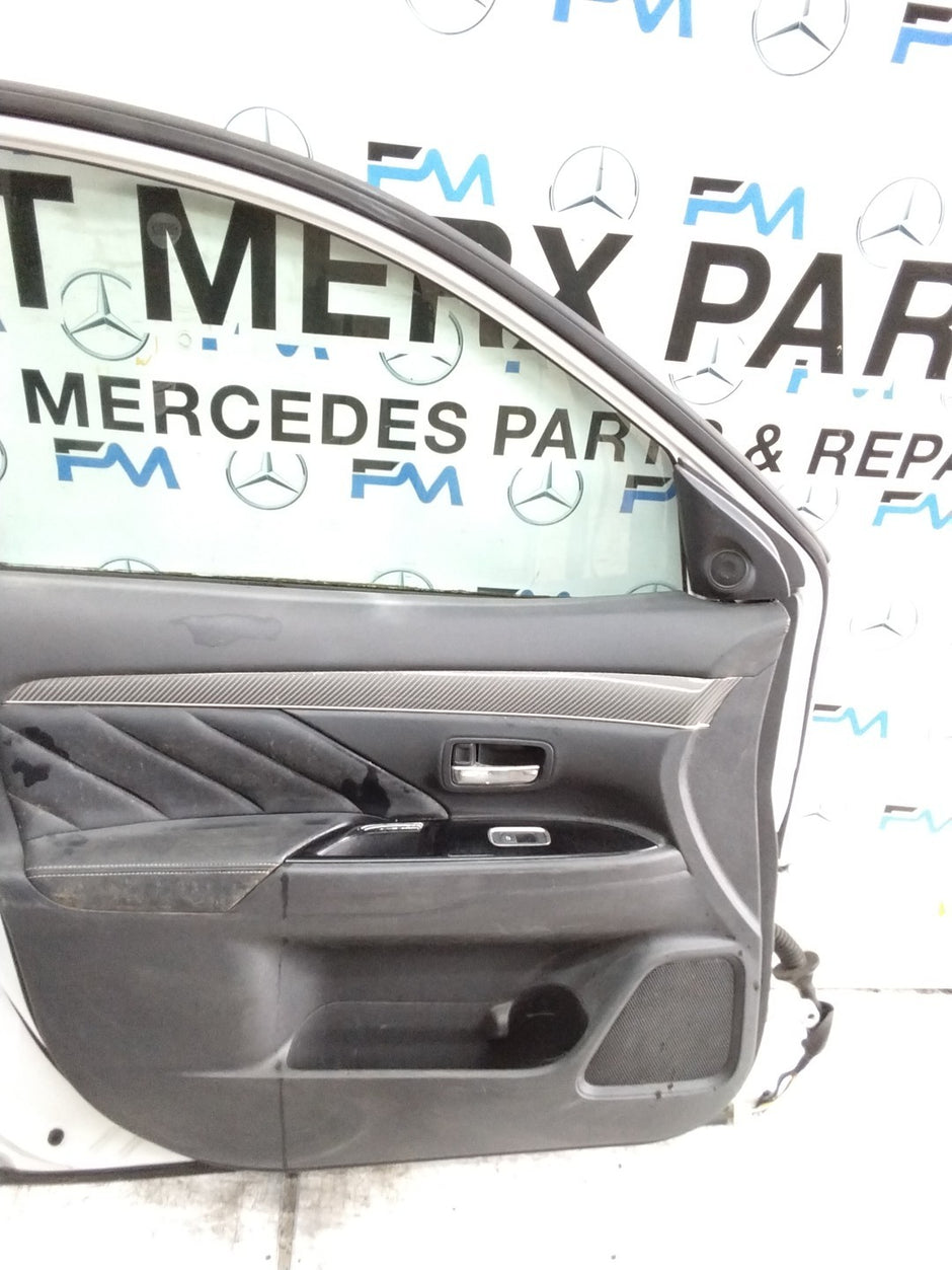 MITSUBISHI OUTLANDER MK3 PASSENGER FRONT DOOR NSF WHITE 2013 COMPLETE FMD330