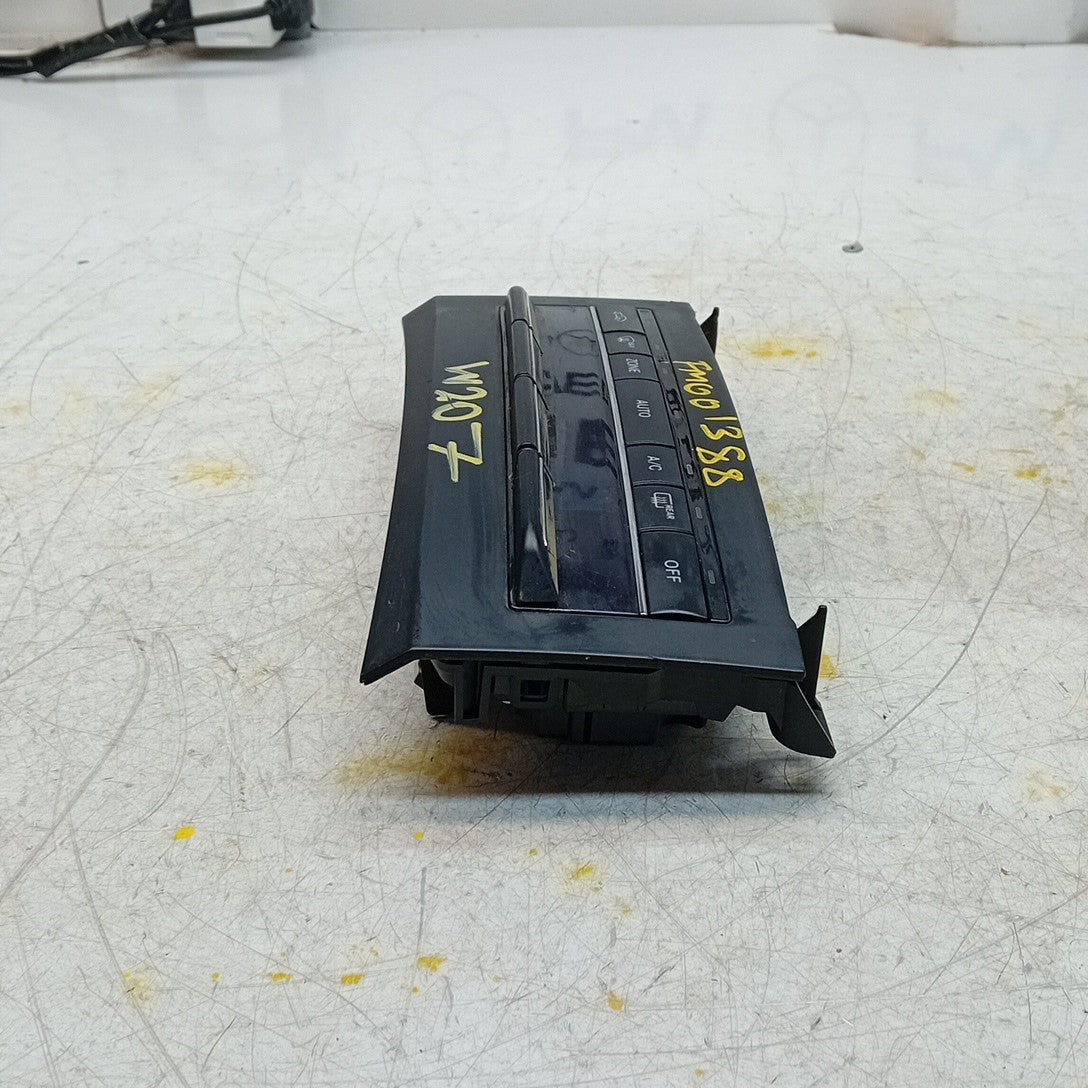 MERCEDES E CLASS W207 W212 CLIMATE CONTROL PANEL A2129008608 2016 FM001388