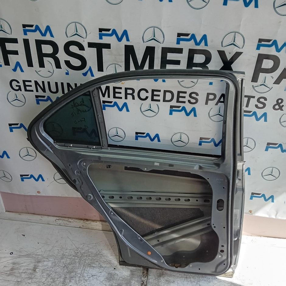 MEECEDS C-CLASS W204 PASSENGER REAR DOOR NSR GREY 2008-2014  FMD401