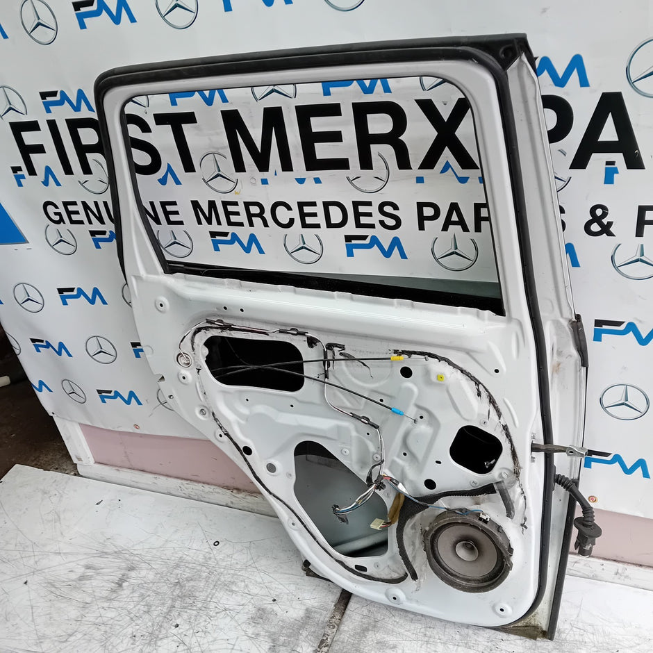MITSUBISHI OUTLANDER MK3 PASSENGER REAR DOOR NSR WHITE 2013 COMPLETE FMD385
