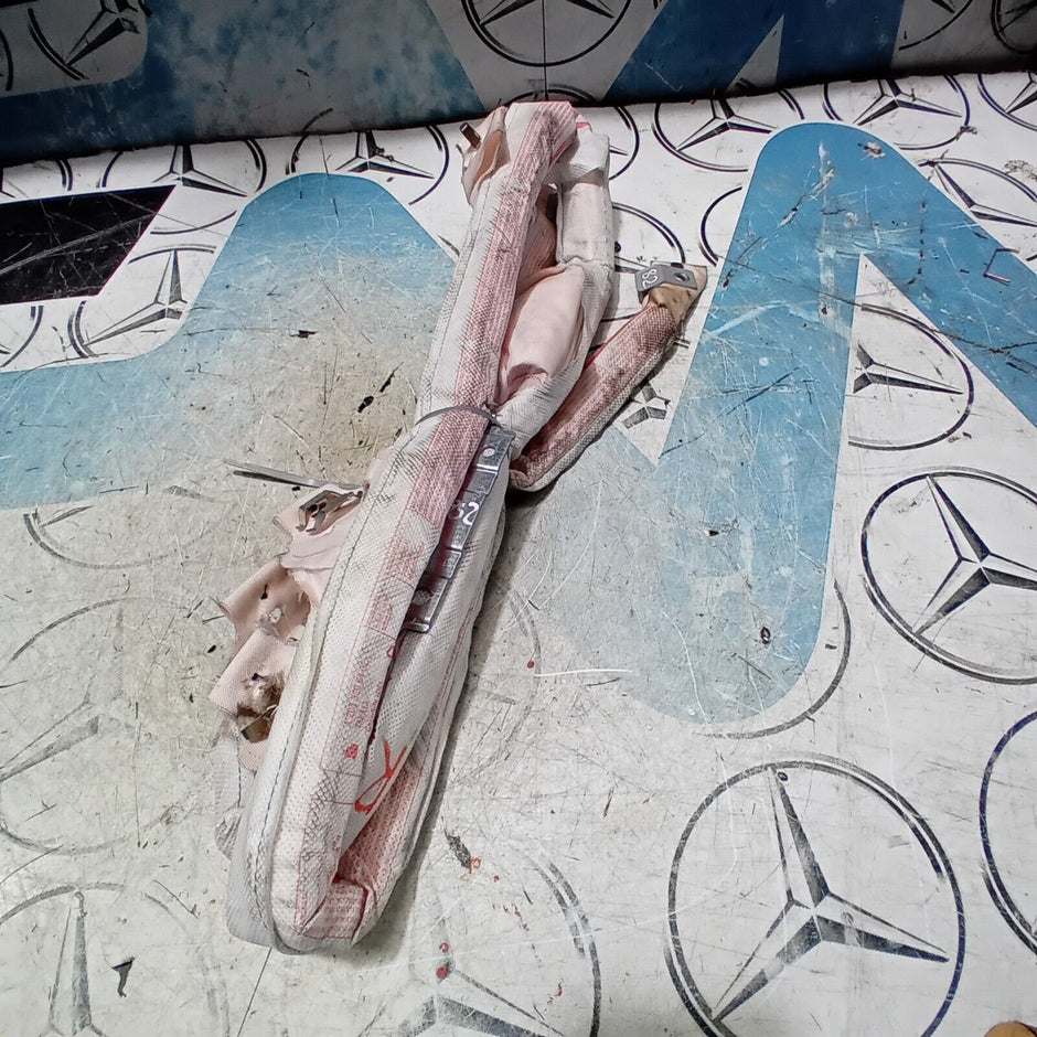 MERCEDES C CLASS CURTAIN AIBAG RIGHT SIDE MK3 W204 2007 - 2015 A2048606402 FM82