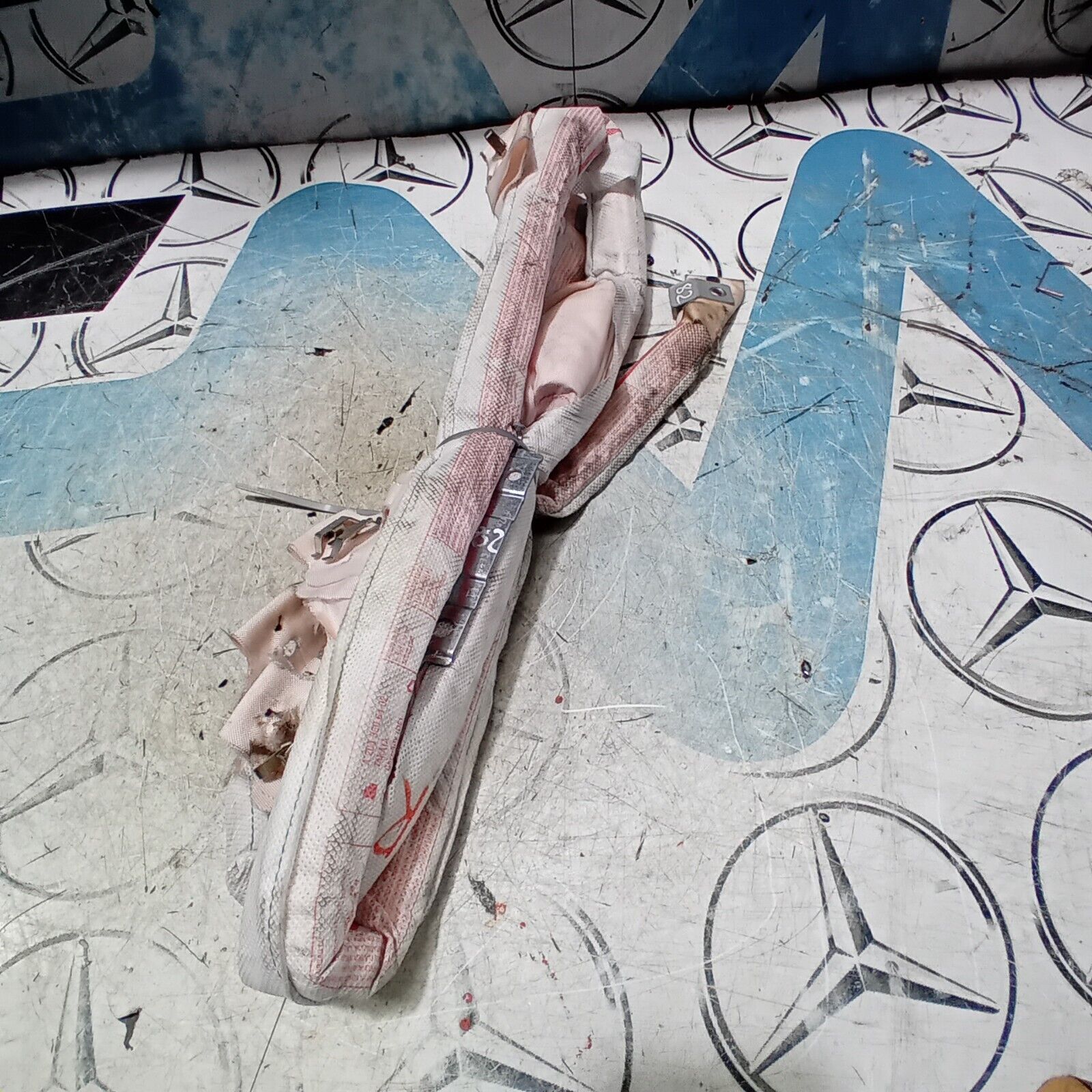 MERCEDES C CLASS CURTAIN AIBAG RIGHT SIDE MK3 W204 2007 - 2015 A2048606402 FM82
